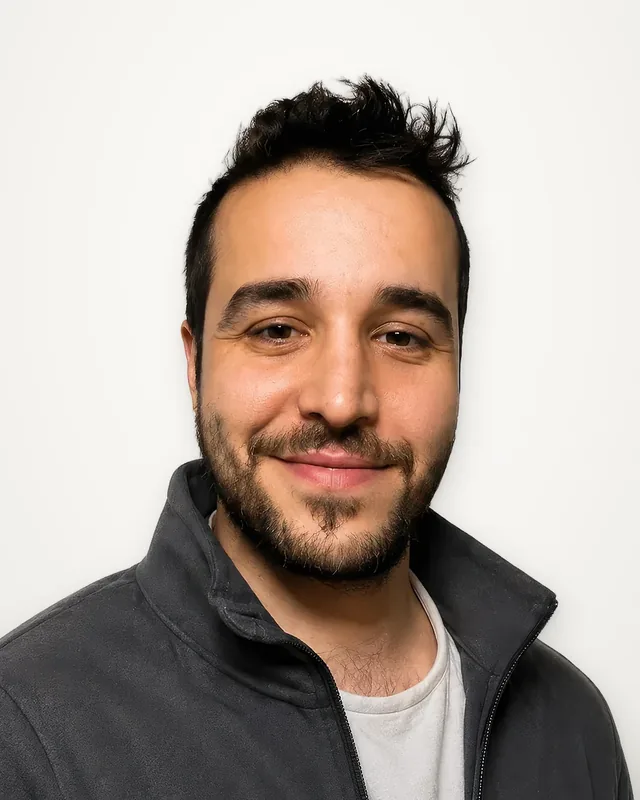 Mehmet Genco, Inhaber von Fly & Froth – Grafik- und Webdesigner aus Karben bei Frankfurt
